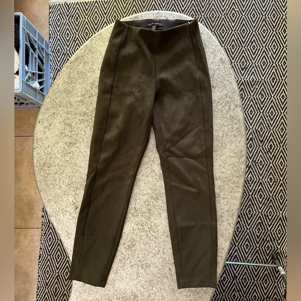 Banana Republic high waisted devon skinny pant dark green suede // petite 00